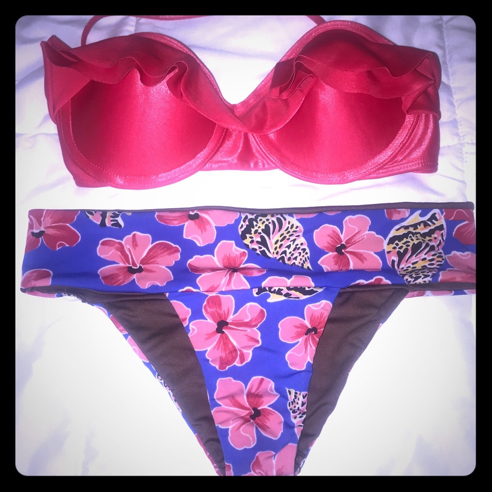 Sol kissed bikini